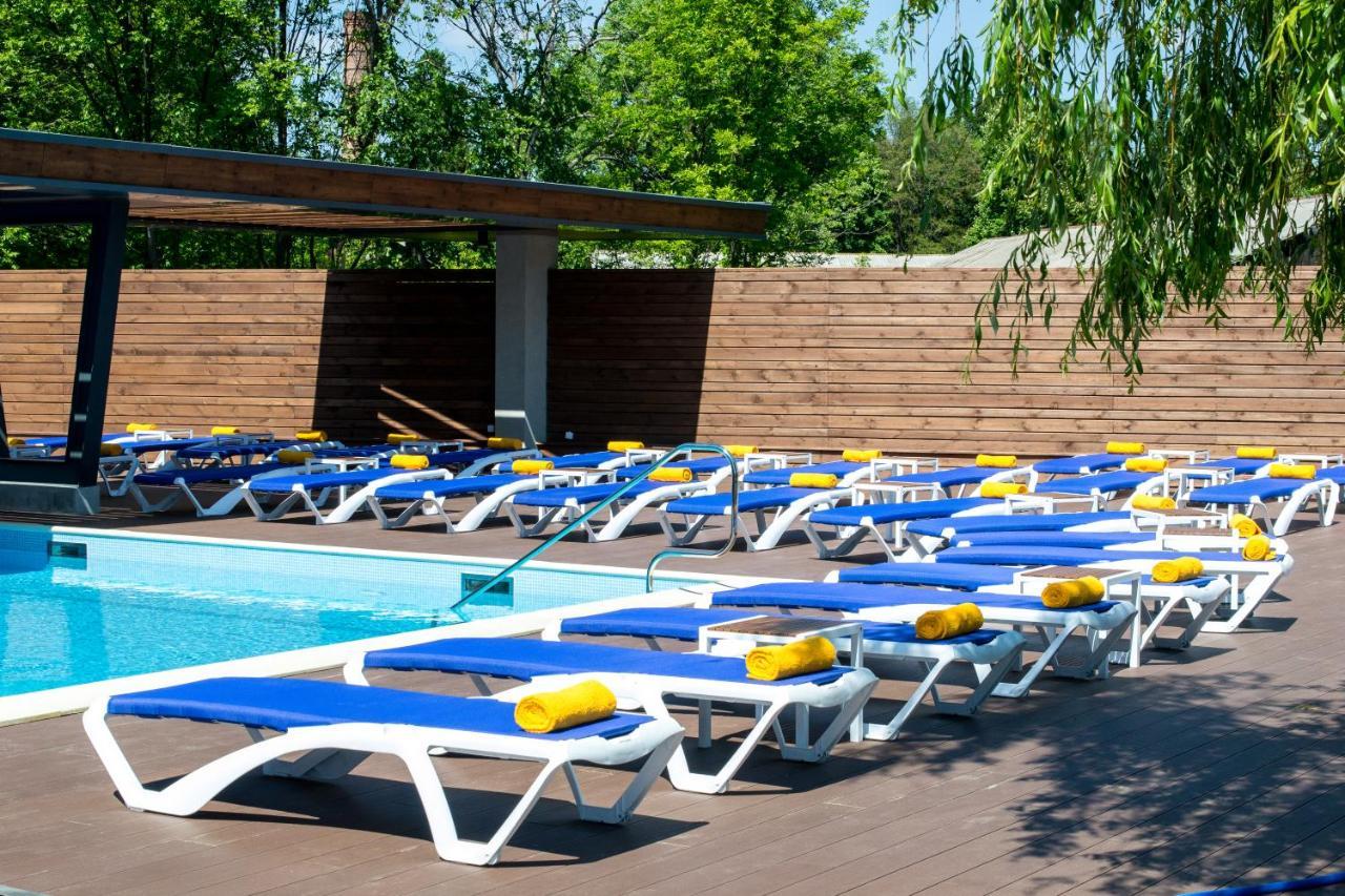 Riverside- Hotel And Mice Chernigov Exterior foto