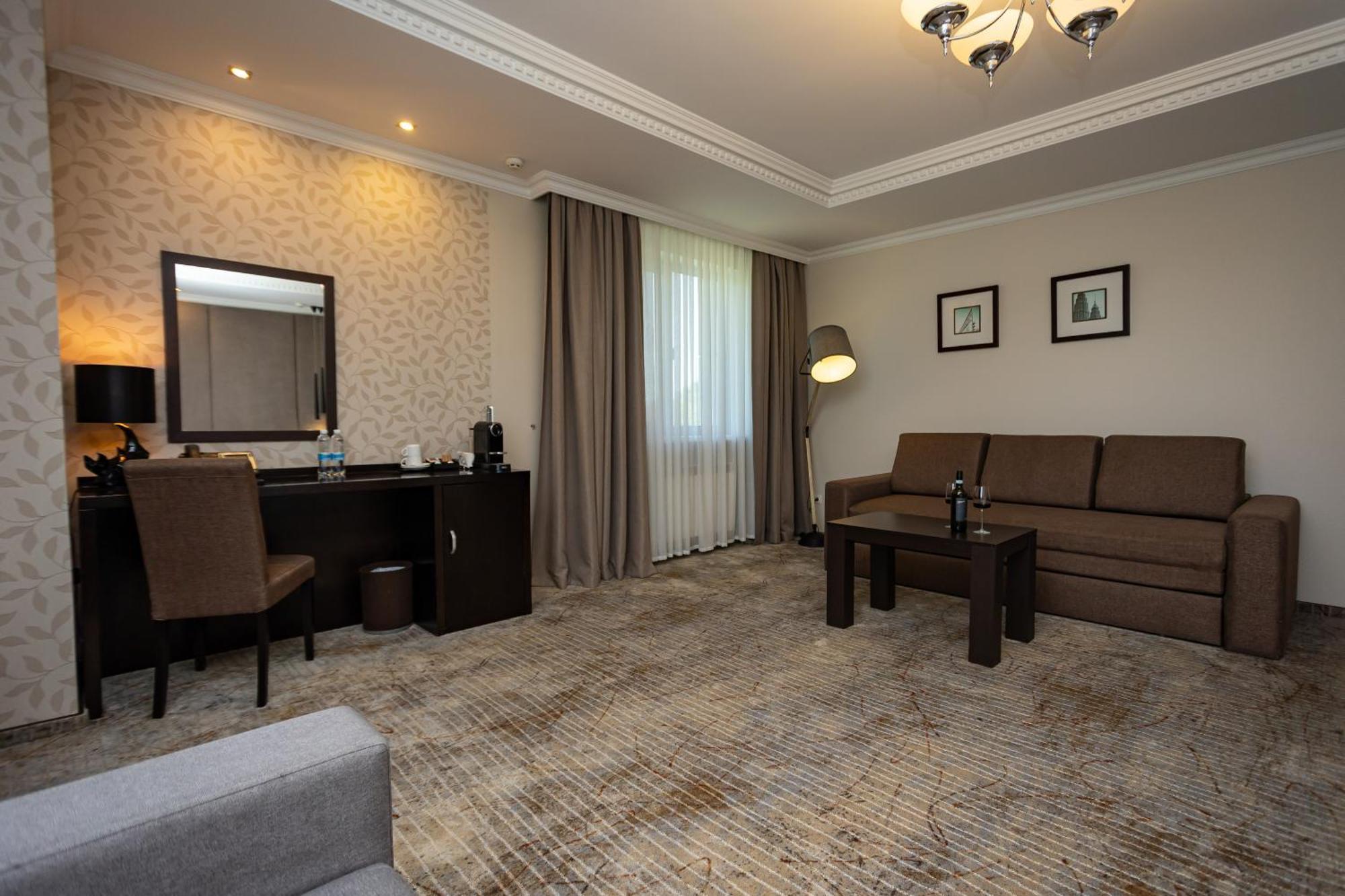 Riverside- Hotel And Mice Chernigov Exterior foto