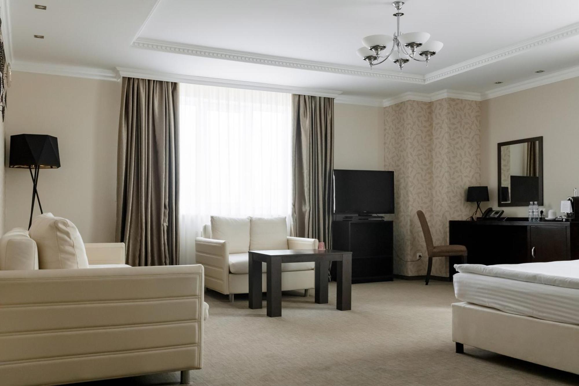 Riverside- Hotel And Mice Chernigov Exterior foto