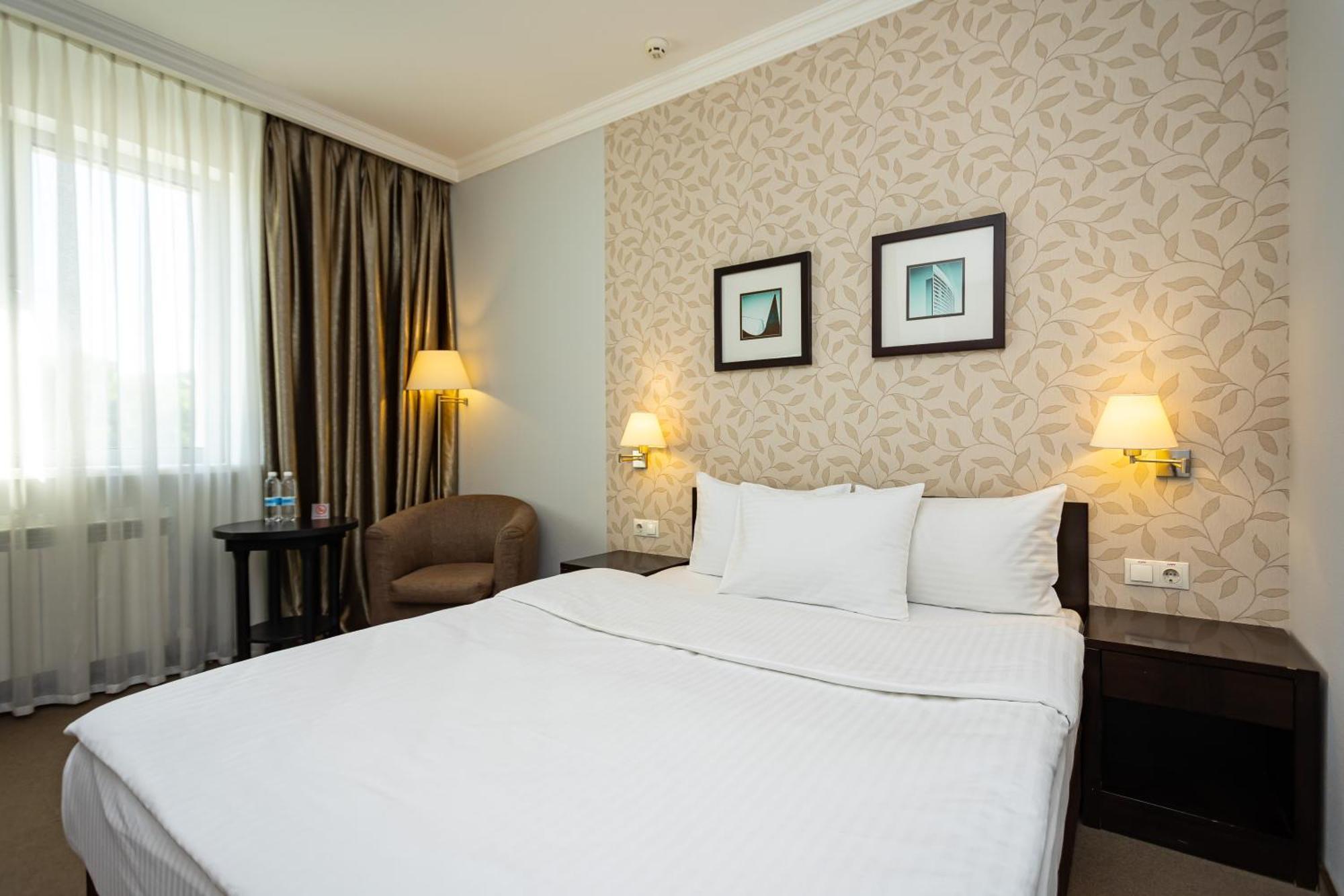 Riverside- Hotel And Mice Chernigov Exterior foto